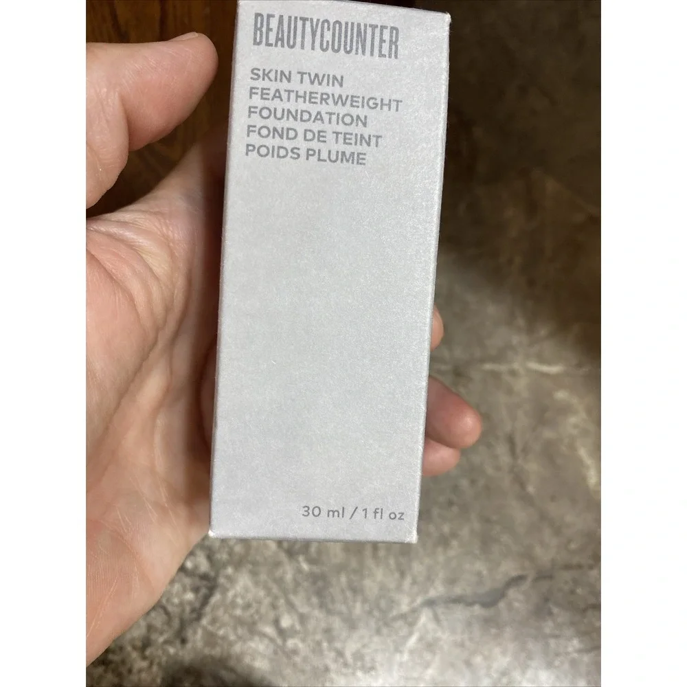 BNIB BEAUTYCOUNTER Skin Twin Featherweight Foundation 1 fl‎ oz Each Deep 650